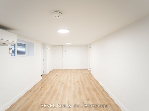 4th image of 718 Ontario Rd #2