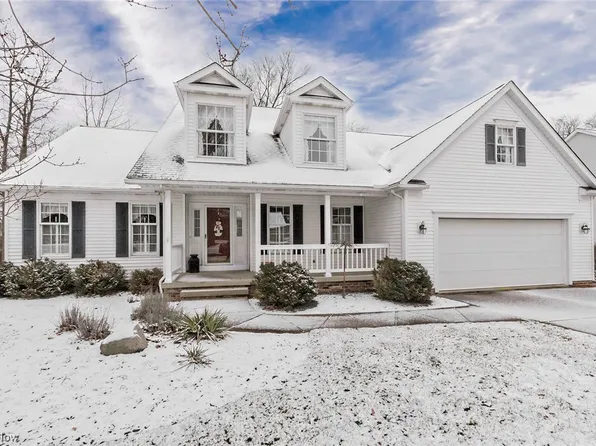 453 Medway Rd, Highland Heights, OH 44143