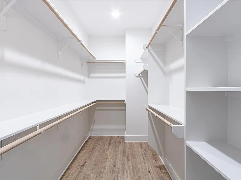 6814 Burkett St — Photo 17