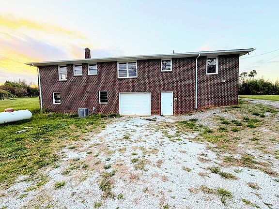 4th image of 2130 Hampton Rd