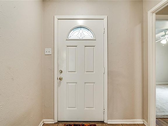 2nd image of 1118 Melrose St