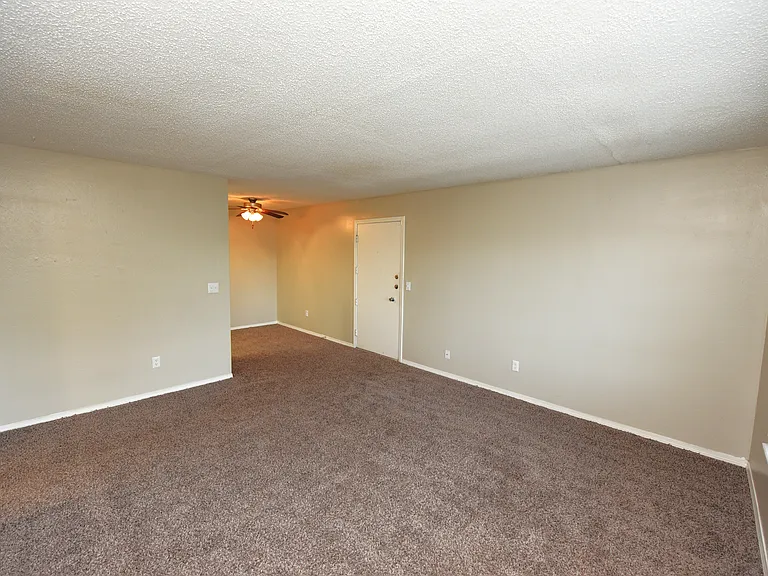 Raintree Meadows Apartments — Photo 16