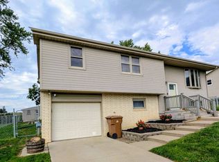 1004 Grandview Dr, Audubon, IA 50025