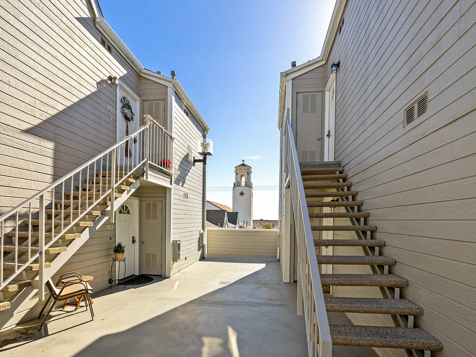 Summer House Apartments — Photo 4