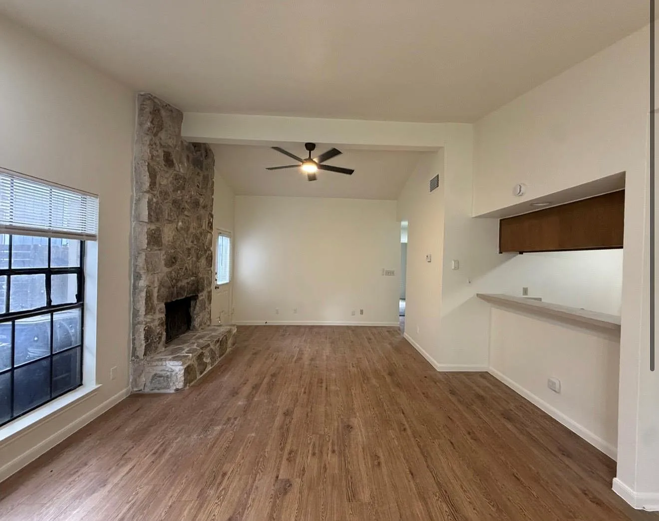 2 bed, 2.0 bath, 1010 sqft, $1,550 — Photo 4