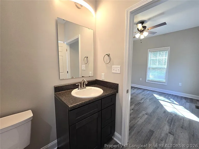 2123 Burnett Ave — Photo 30