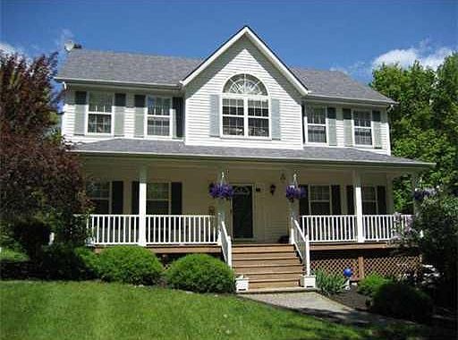 1st image of 15 Phyllis Ln