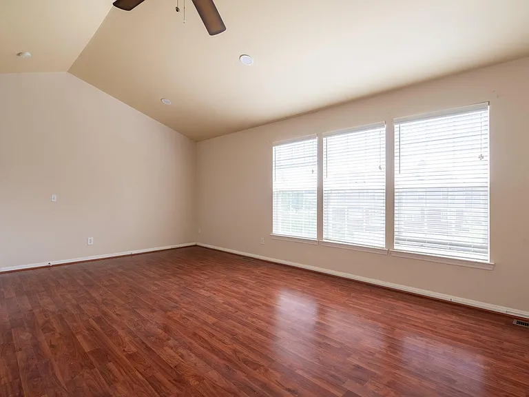 14864 Liri Dr — Photo 17