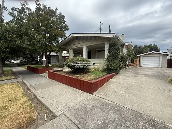 3 bed, 2.0 bath, 1457 sqft, $2,450 — Photo 2