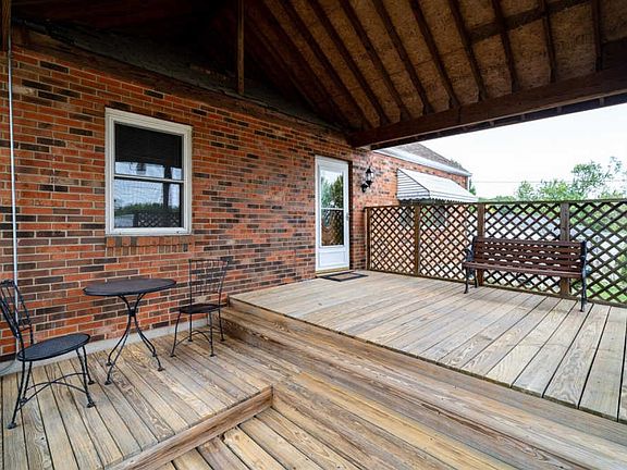 5th image of 10996 Newmarket Dr
