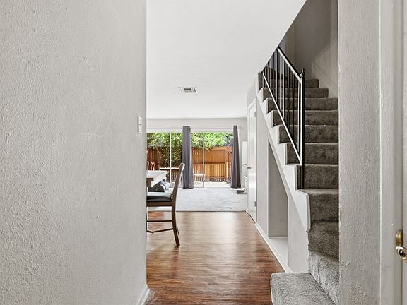 2nd image of 3000 W Illinois Ave APT 24