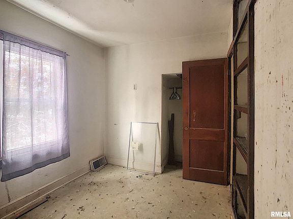 3rd image of 3927 29th Ave