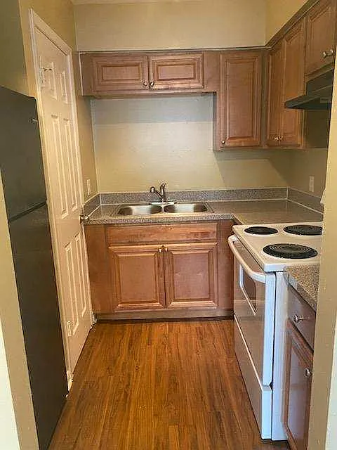 1 bed, 632 sqft, $1,100 — Photo 2