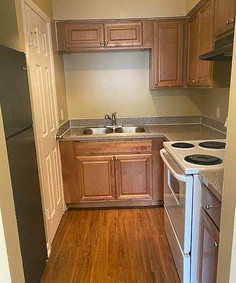 6234 Longchamp Dr — Photo 2