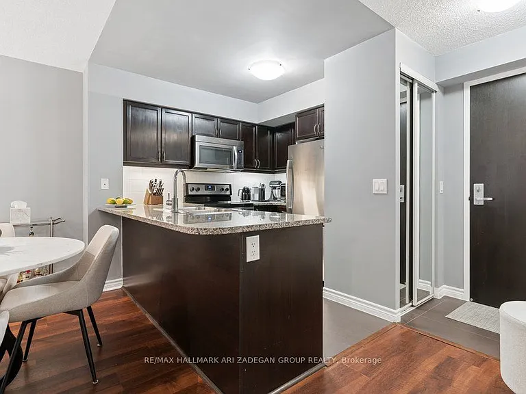 19 Grand Trunk Cres #3108 — Photo 7