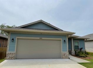 1943 Medlin Ct, Navarre, FL 32566