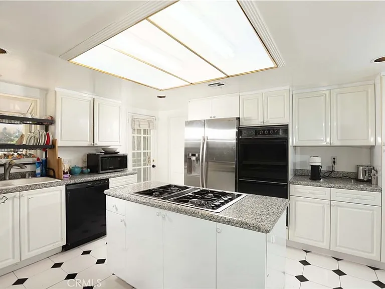 1412 N Louise St — Photo 14