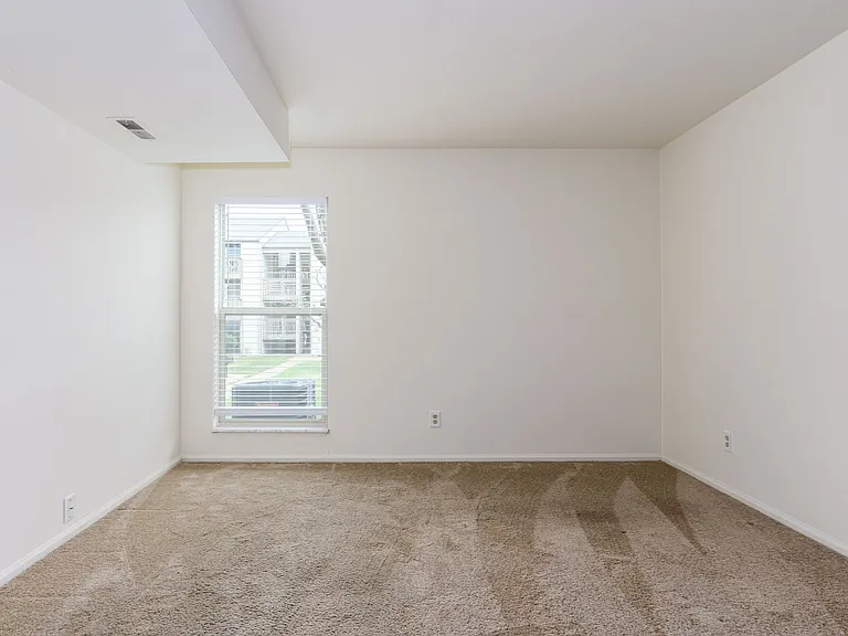 Southfield Apartments — Photo 20