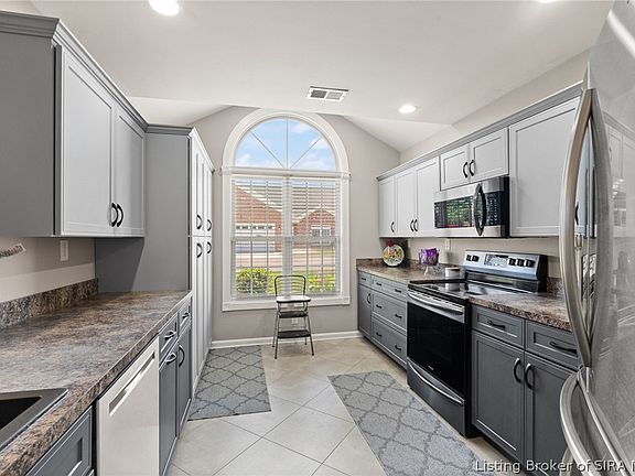 5th image of 2414 Magnolia Court