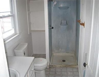 4th image of 301 N Church St