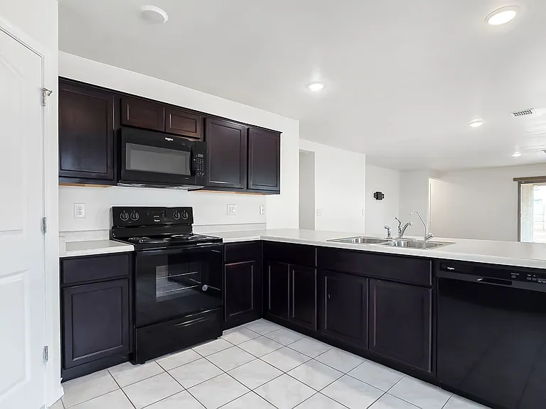 8562 S 253rd Ave — Photo 7