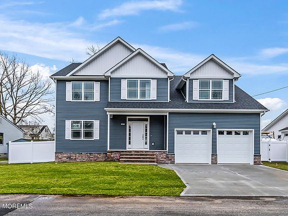 2nd image of 737 Forecastle Avenue