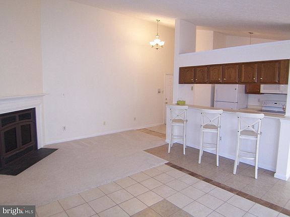 3rd image of 1403 Sage Ln APT L