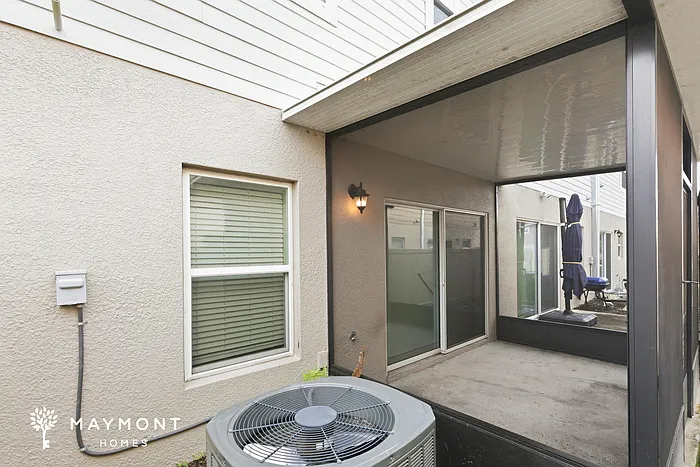 3 bed, 2.5 bath, 1650 sqft, $2,145 — Photo 3