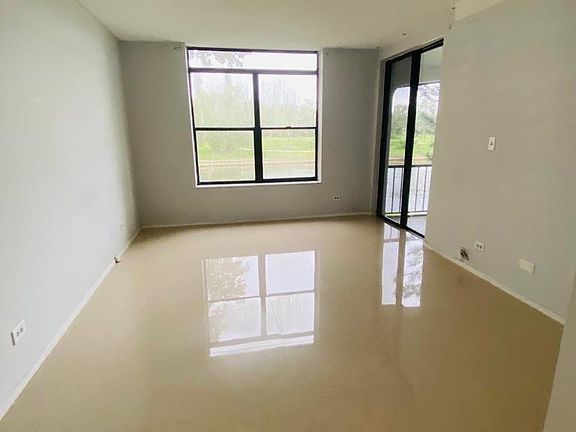 3rd image of 3760 Inverrary Dr APT 2H