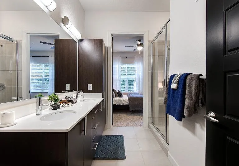 7600 Kirby Dr — Photo 22