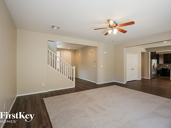 4th image of 6728 Fort William St
