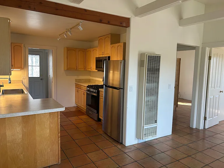1218 Blanchard St — Photo 6