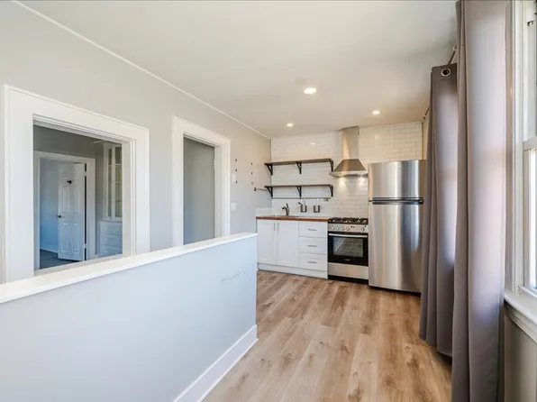 11 Walter Pl #Ll, Farmingdale, NY 11735