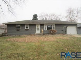 1903 Ross St, Yankton, SD 57078