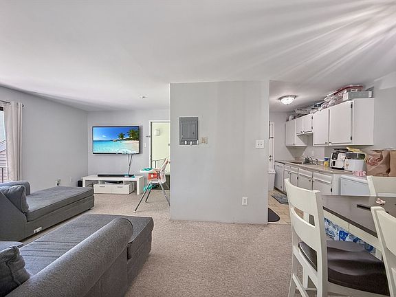 3rd image of 2 Village Way APT 6