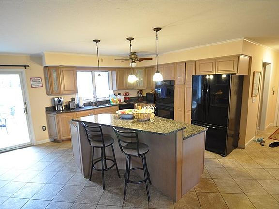 3rd image of 1381 Ponderosa Dr