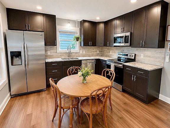 2nd image of 308 Cottage Ct