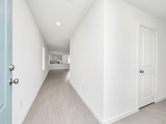 5th image of 1220 Charlotte Way