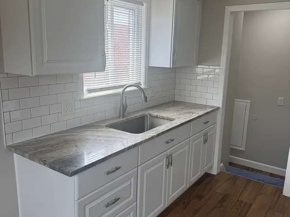 6151 N Waverly St, Dearborn Heights, MI 48127