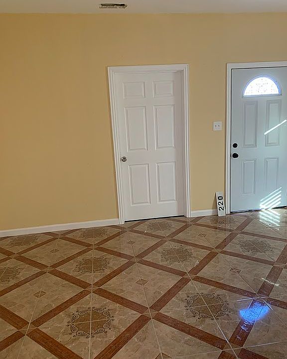 2nd image of 220 Eddy Ave