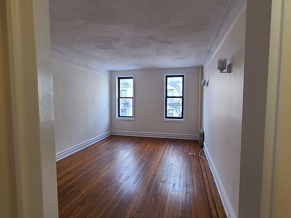 3rd image of 30-75 34th St #301