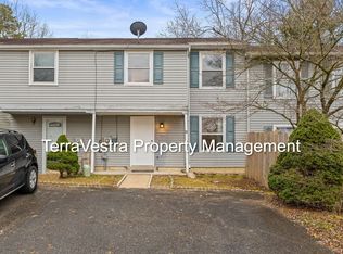 10 Melbourne Ln, Sicklerville, NJ 08081