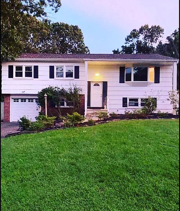 1st image of 1585 Deer Hollow Dr