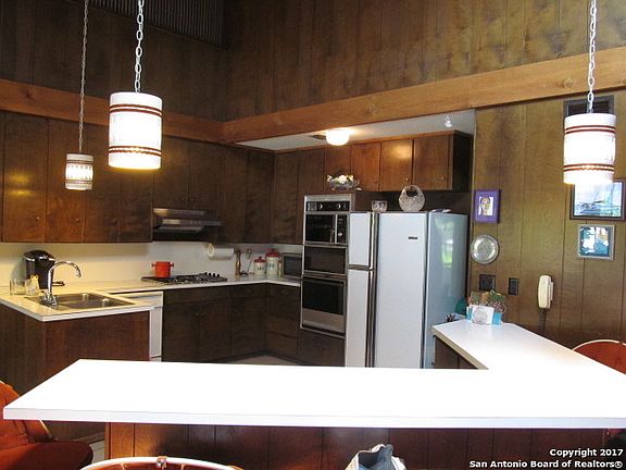 2nd image of 355 W Broadview Dr