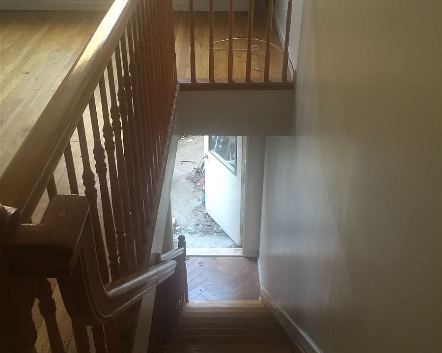 2nd image of 174 Kosciuszko St