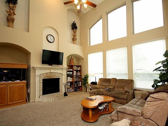 3rd image of 875 Cape Coral Ct