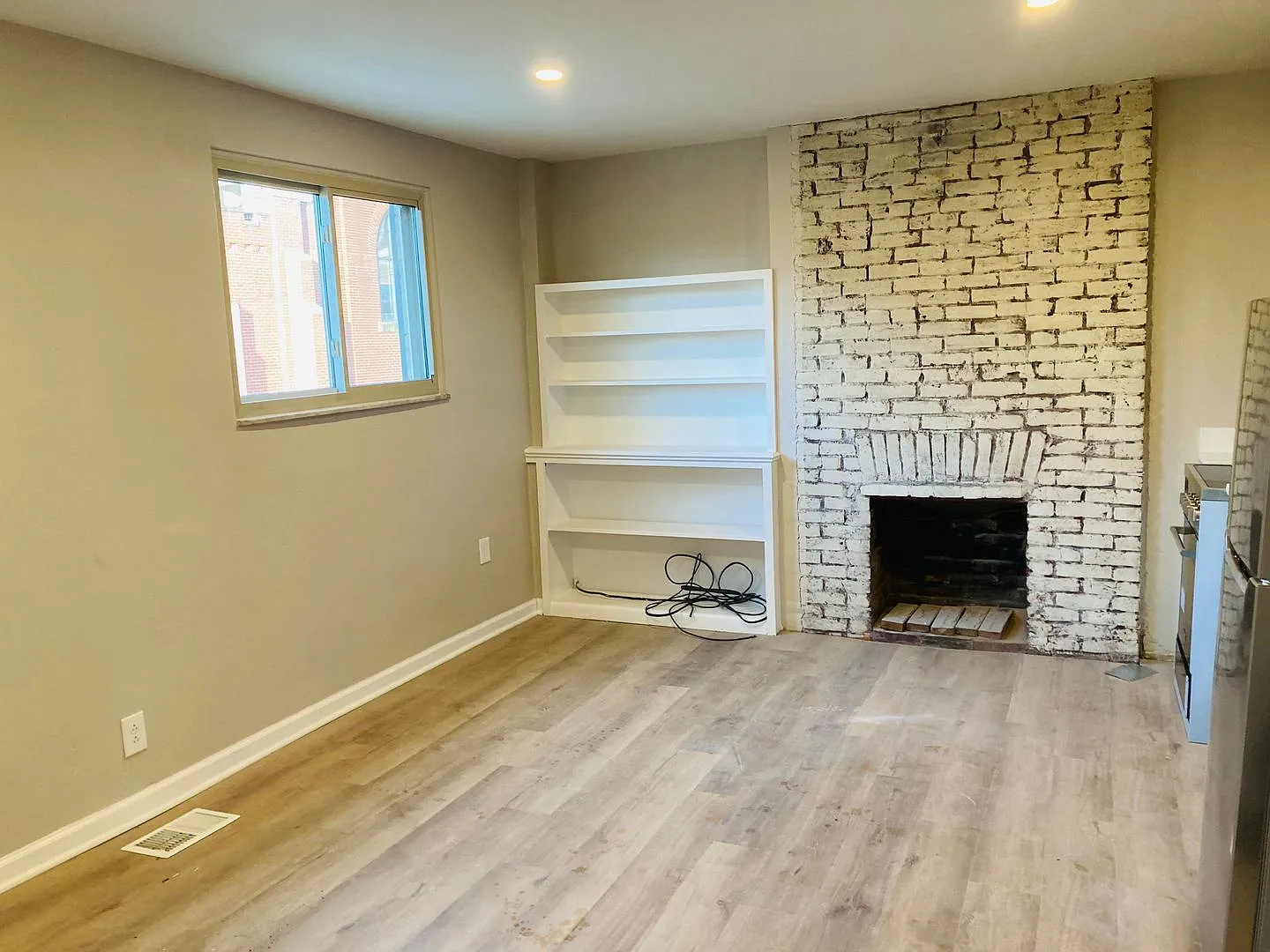 Recently Renovated Micro-one Bedroom Apartment! Fall Move in! — Photo 3