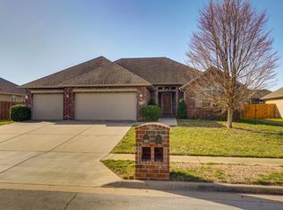 296 W Arlington Dr, Springfield, MO 65803