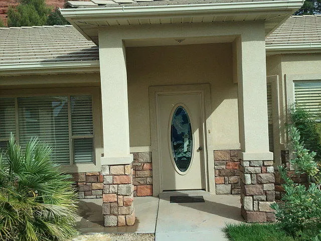 Building Photo - 688 N 400 W