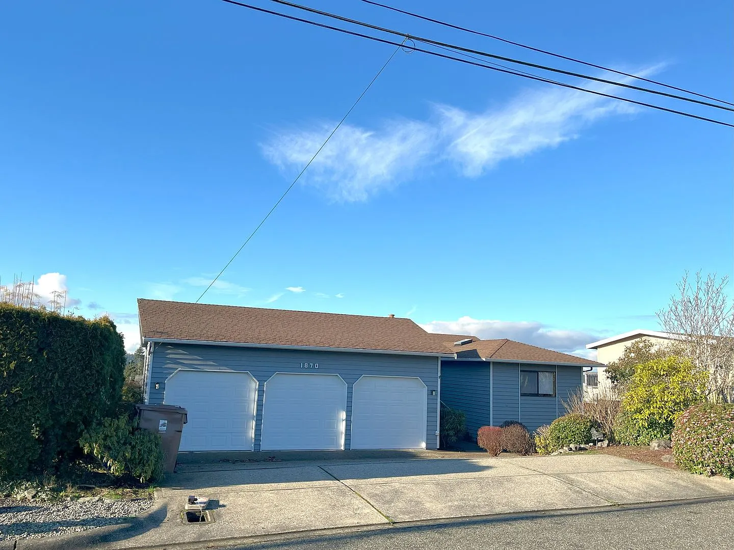 Views, Views And More Views! Three Car Garage! — Photo 2